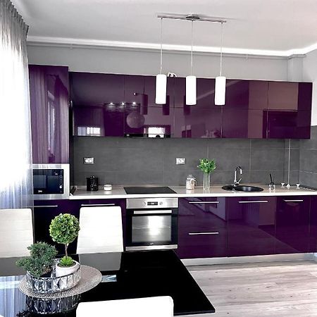 Luxurious Accommodation Floresti  Bagian luar foto