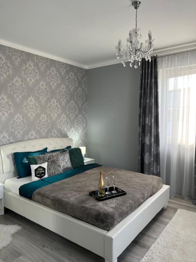Luxurious Accommodation Floresti  Bagian luar foto