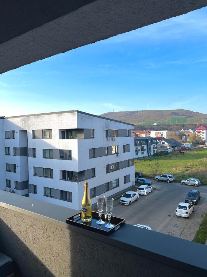 Luxurious Accommodation Floresti  Bagian luar foto
